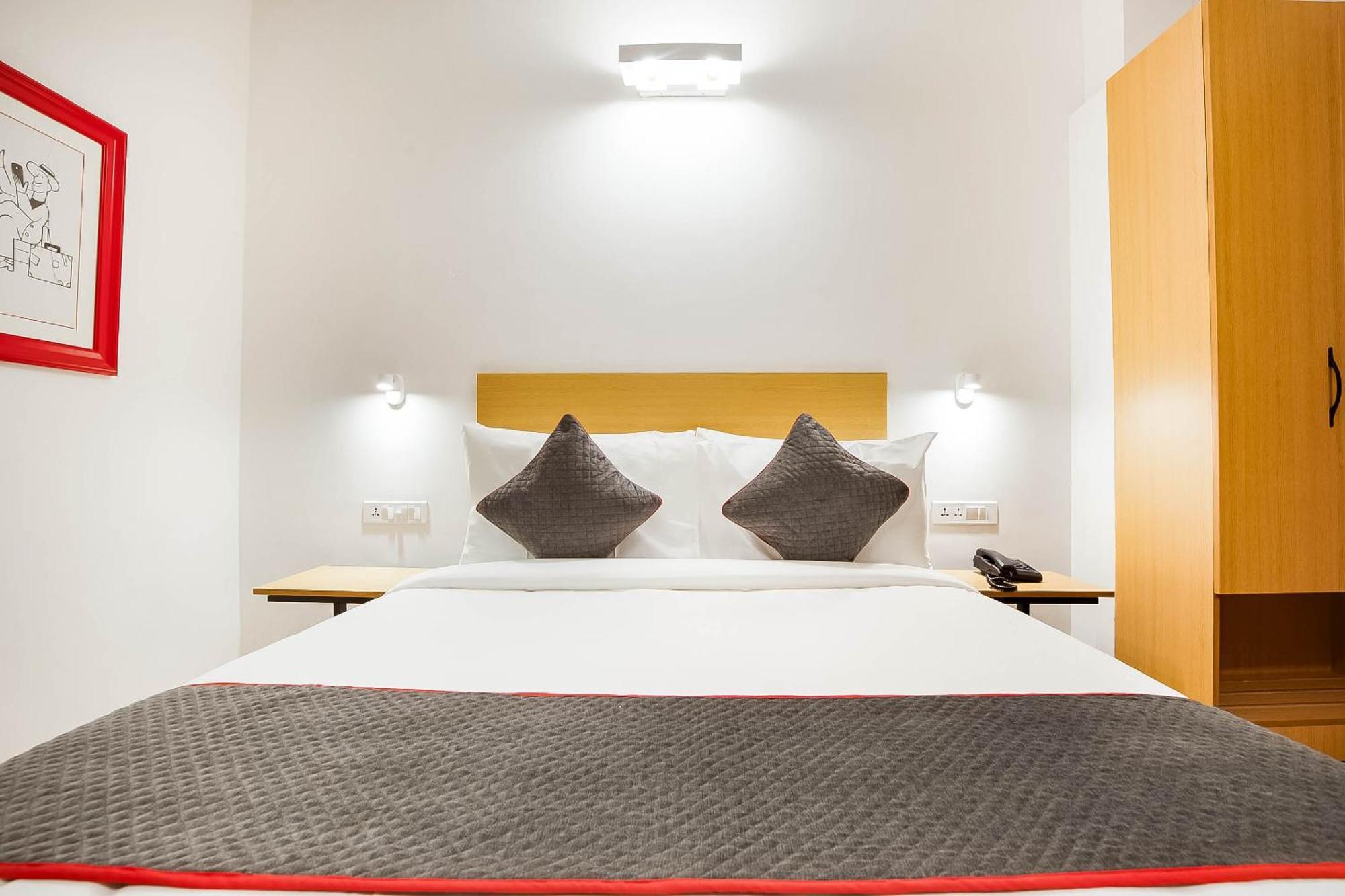 Super Townhouse Lords Inn Regency Mānglia Eksteriør billede